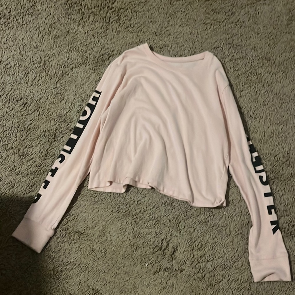 pink cropped hollister tshirt